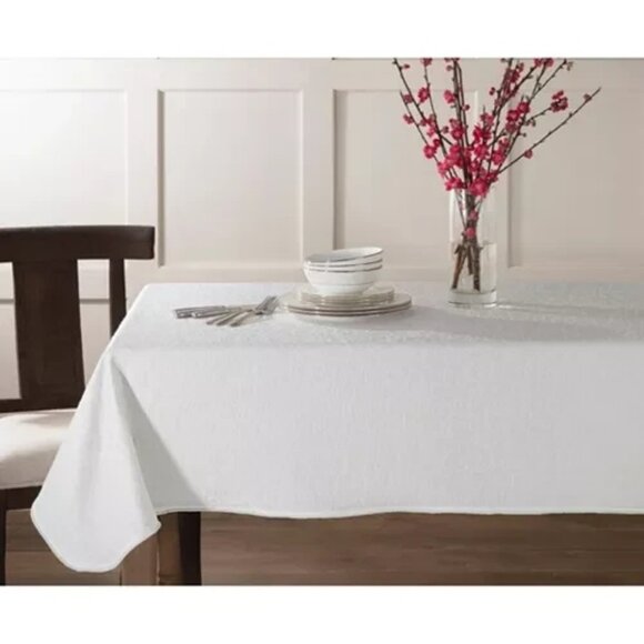 LENOX Opal Innocence Oblong 60" x 140" Platinum Tablecloth - Picture 1 of 3